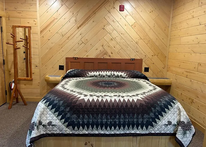 Cedar Studio At Pine Cone Lodge