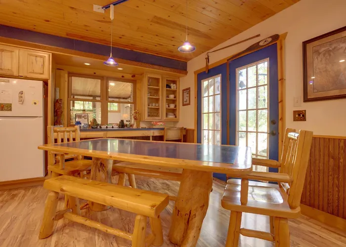 Boat, Fish & Unwind: Family Cabin On Bad Axe Lake