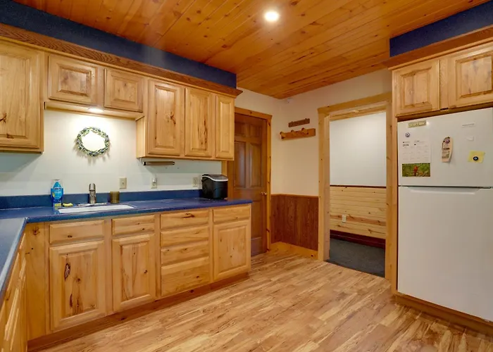 Boat, Fish & Unwind: Family Cabin On Bad Axe Lake